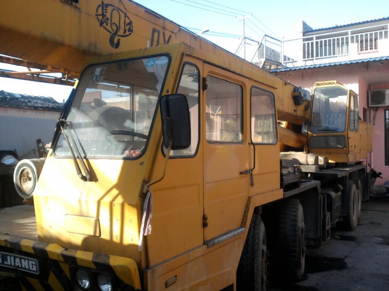 长江32吨吊车