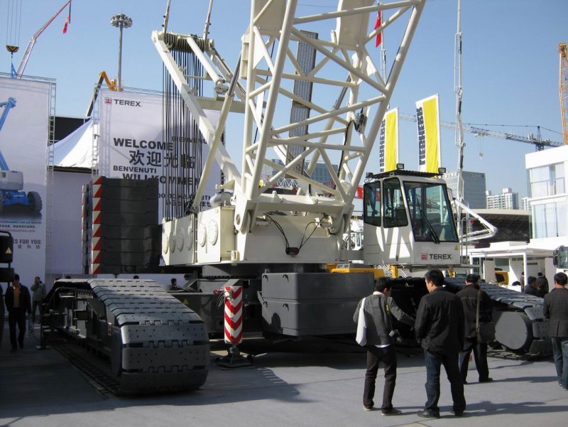 驾驶室有改动,但没以前的德马克好看