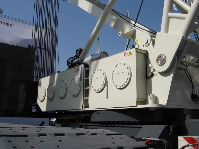 车身这个设计不错,还以为它有五个卷扬呢