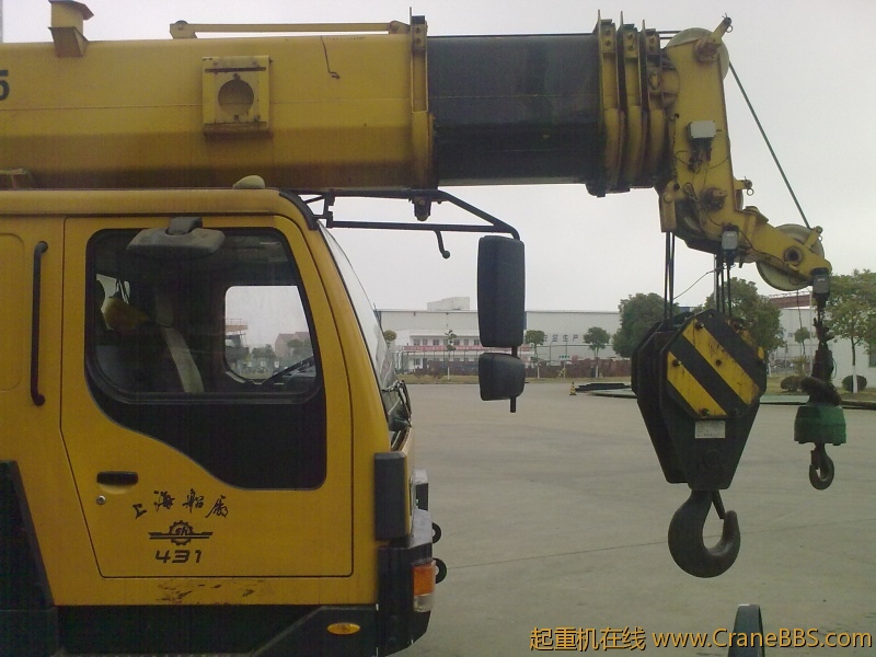 看这大臂 真短 经常撞车头