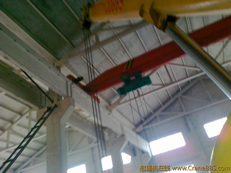 幅度4.5米 还出了点臂 和10吨行车抬吊 整机22吨