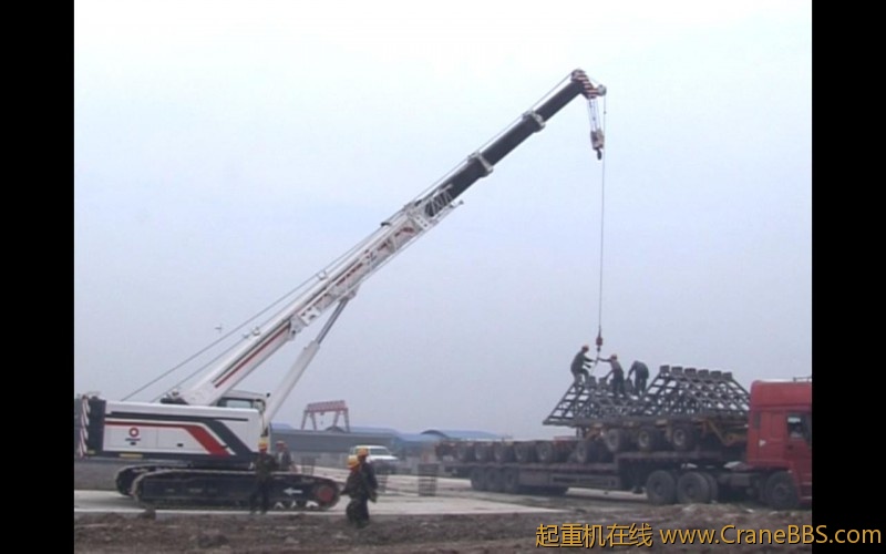 带载行走吊装作业