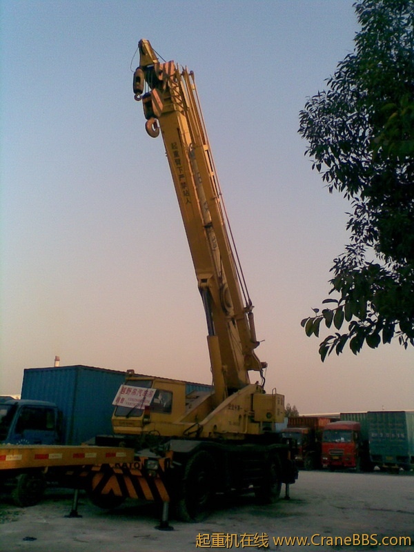 这站拍砸了,没注意前面的平板车