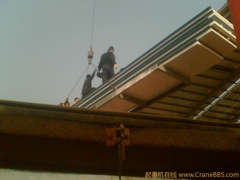 那几个民工太懒惰