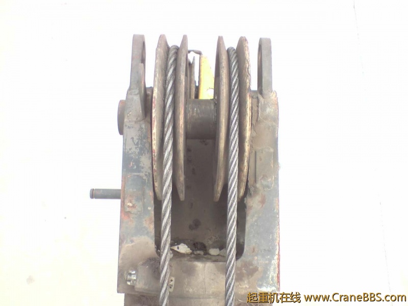 站在最末端，轻轻跳跳都可以大幅度晃动大臂。