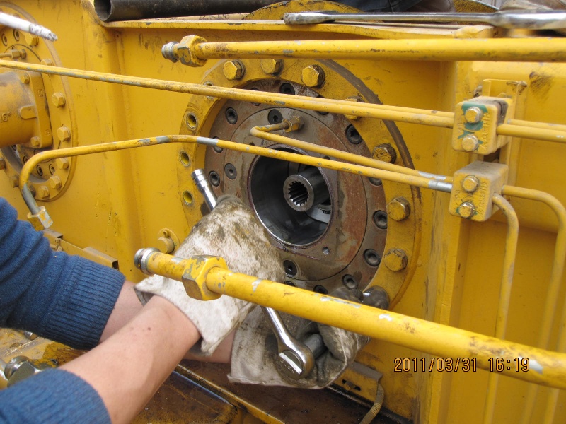 拆最后一圈螺丝