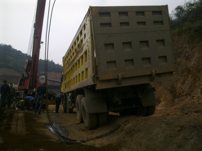 吊过程没有拍，难弄，移了几次车，车也翘了几次