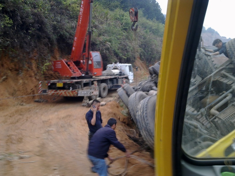 站位不好啊，，土再填的，不好支车