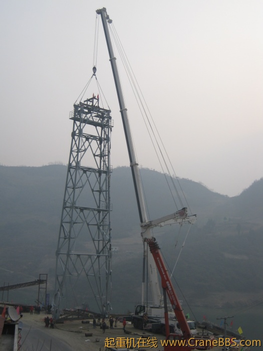 在胜利油田吊装