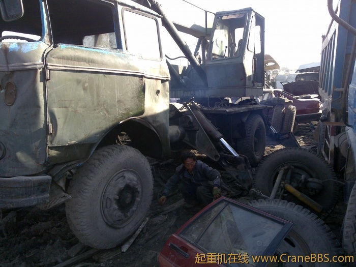 这车居然还能用，我拍了一张照片，开车的河南人一下不愿意。操着标准的河南话说；嫩照啥来