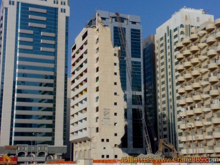吊车咋楼