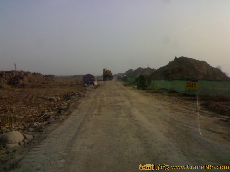 加了配重的25K在我前面，内蒙的车，加了原配重的2分之1