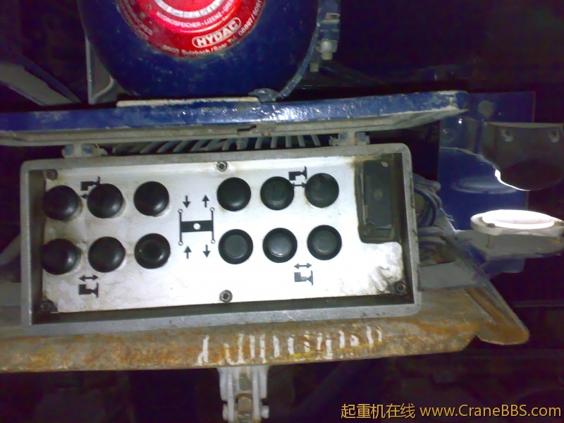 操作支腿