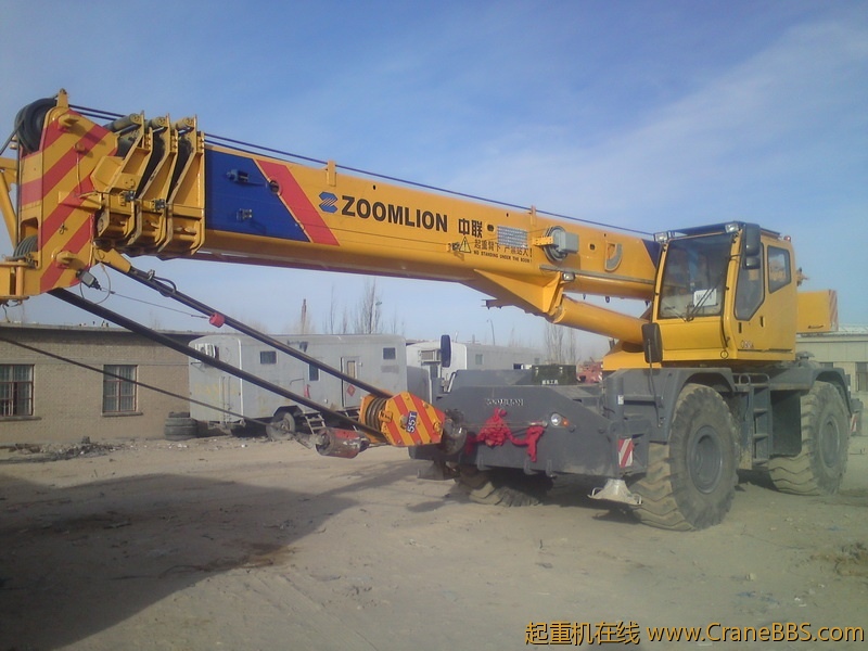 黄色的ZOOMLION RT550