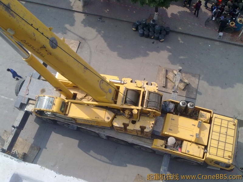 大吊车已经就位！