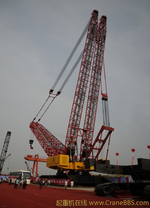 三一5月29日发布3600吨履带吊