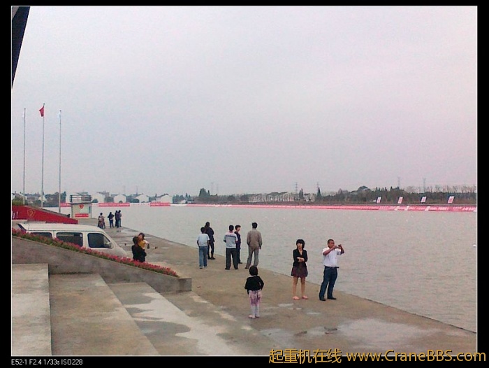 出来散步的人们