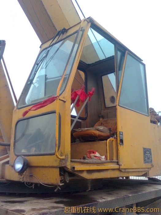 这个驾驶室跟利勃海尔的差不多呢