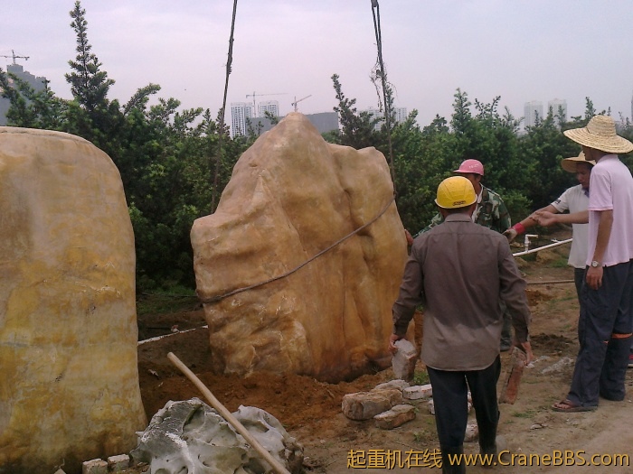 师傅门这石头猜有多重？