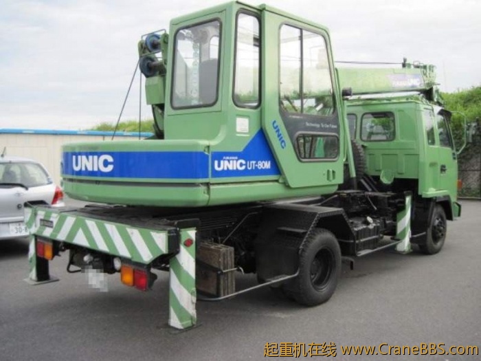 unic_ut80m_1992yr_04.jpg