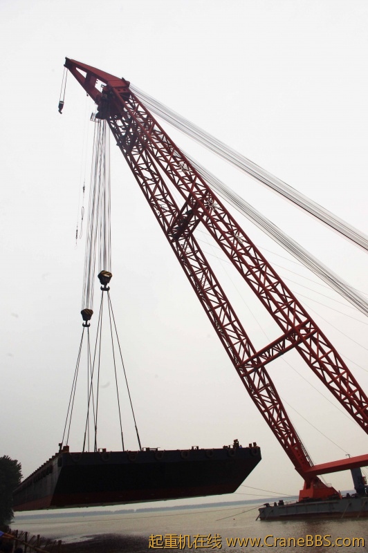 1400T驳船吊装