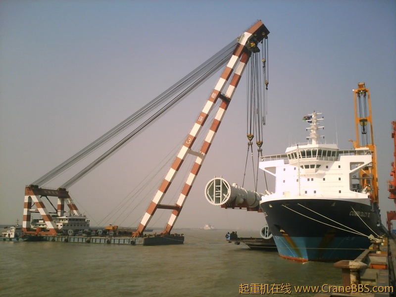 丹麦COMBI-LIFT船公司690T化工设备82×直径13.jpg
