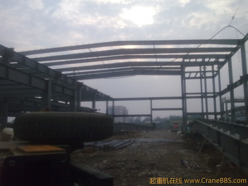 上面的屋面梁11吨，