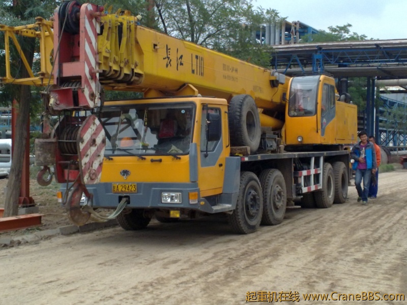 工作之于，拾了一些黄河奇石