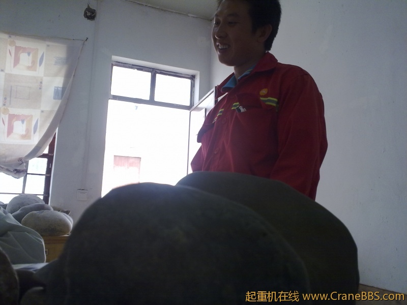 工作之于，拾了一些黄河奇石