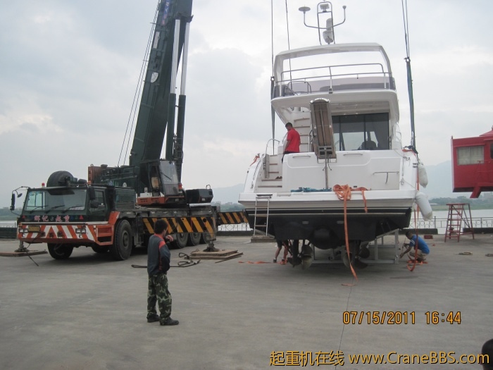 安全吊到码头上来