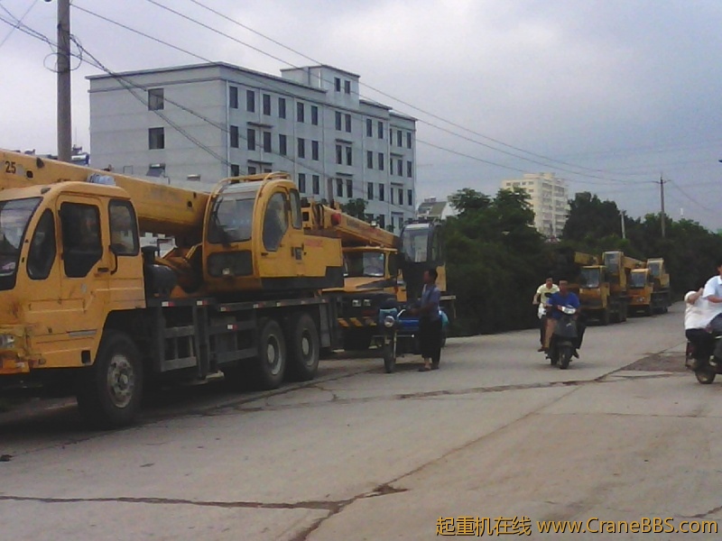 3年多的20B 几个月的柳工8E