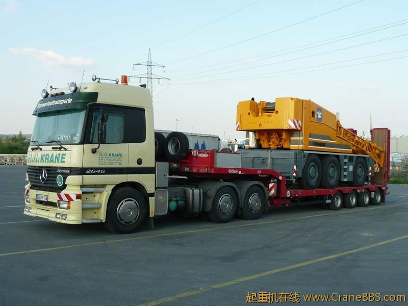 crane transport liebherr ltc 1055.JPG