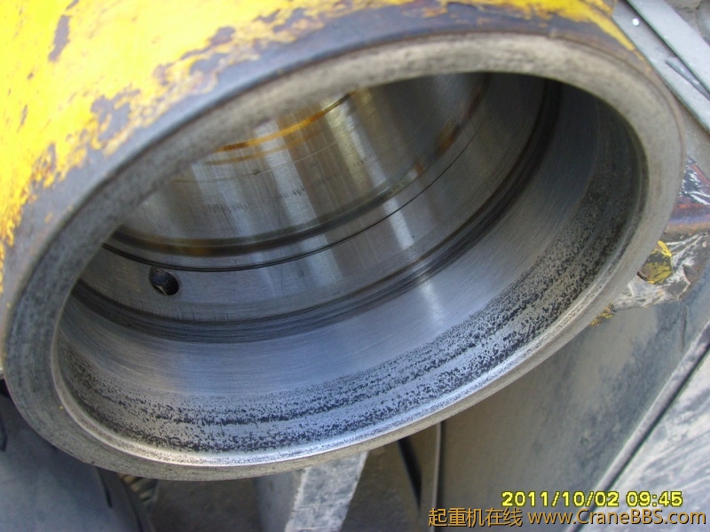 8油门泵的油就是在锈蚀处漏出去的