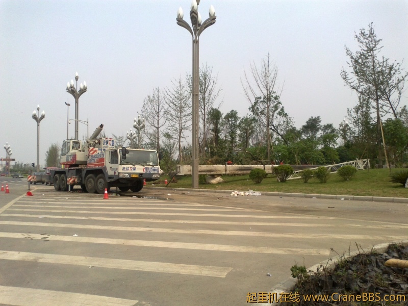 施救后的吊车