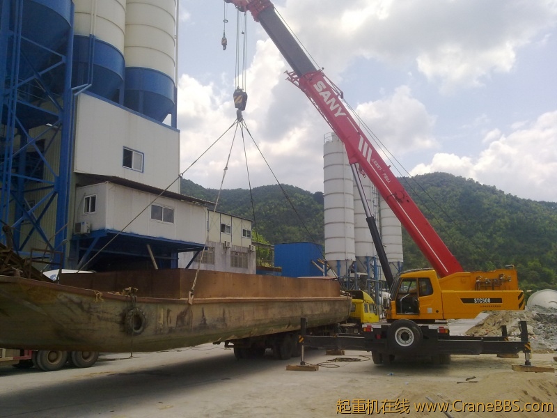船重28吨吊的还算轻松