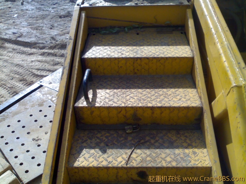 上车走台改装的很大