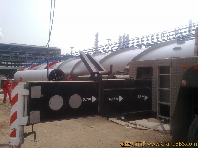 中油二建利勃海尔750和特雷克斯200吊八十米的烟囱的全过程