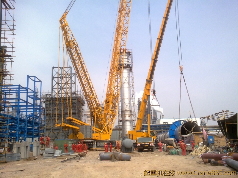 中油二建利勃海尔750和特雷克斯200吊八十米的烟囱的全过程