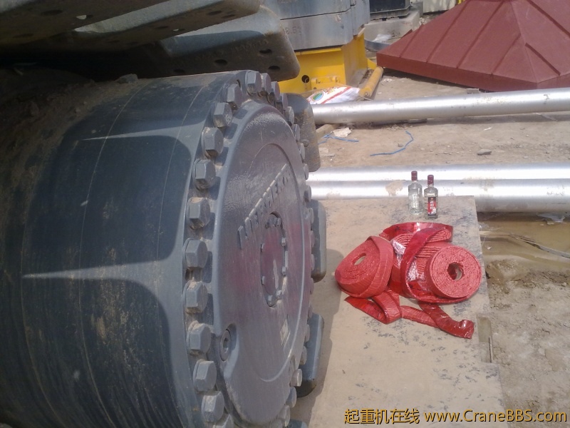 中油二建利勃海尔750和特雷克斯200吊八十米的烟囱的全过程