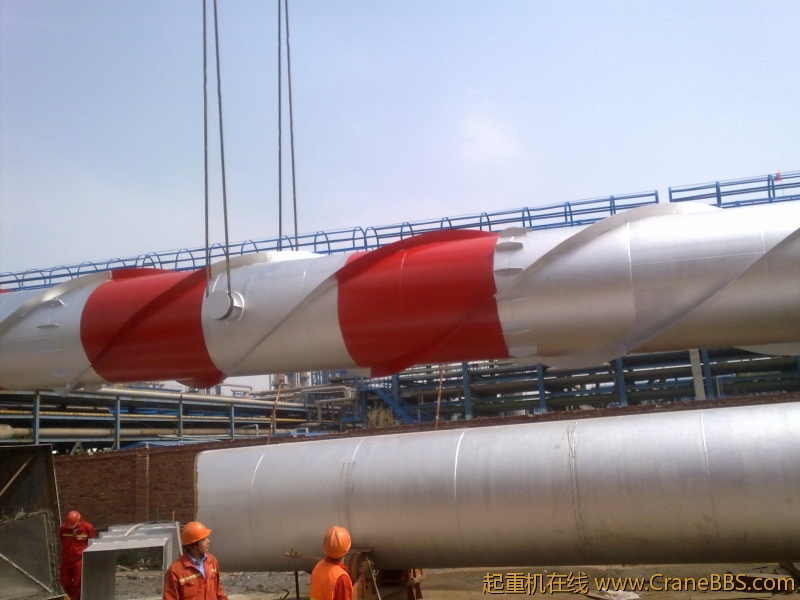中油二建利勃海尔750和特雷克斯200吊八十米的烟囱的全过程