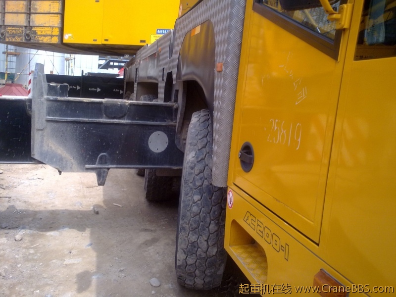 中油二建利勃海尔750和特雷克斯200吊八十米的烟囱的全过程