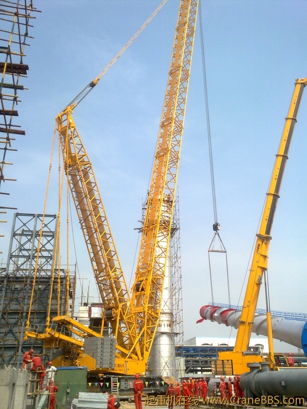 中油二建利勃海尔750和特雷克斯200吊八十米的烟囱的全过程