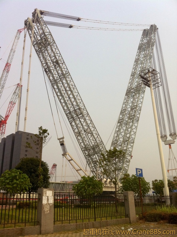 中联3200T 履带吊.jpg