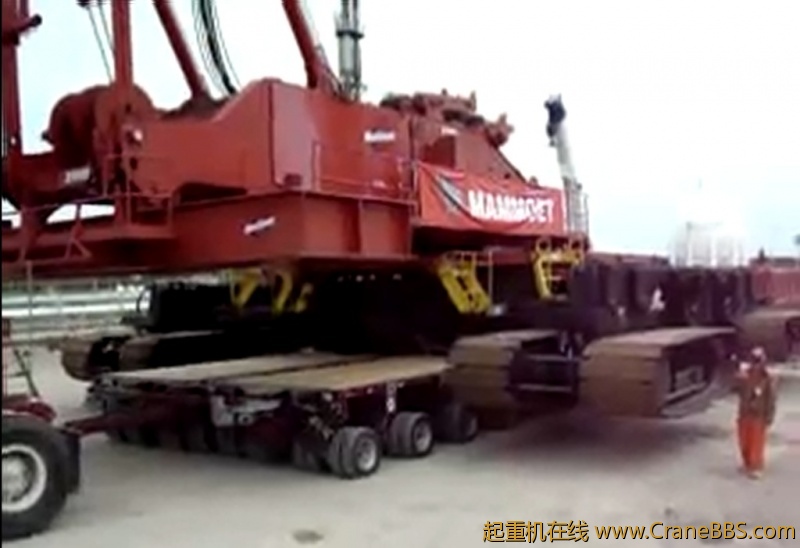 Manitowac 21000 crawler.jpg