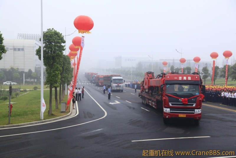 编队出发.jpg