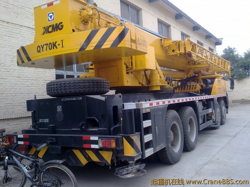 许多许多的徐工吊车