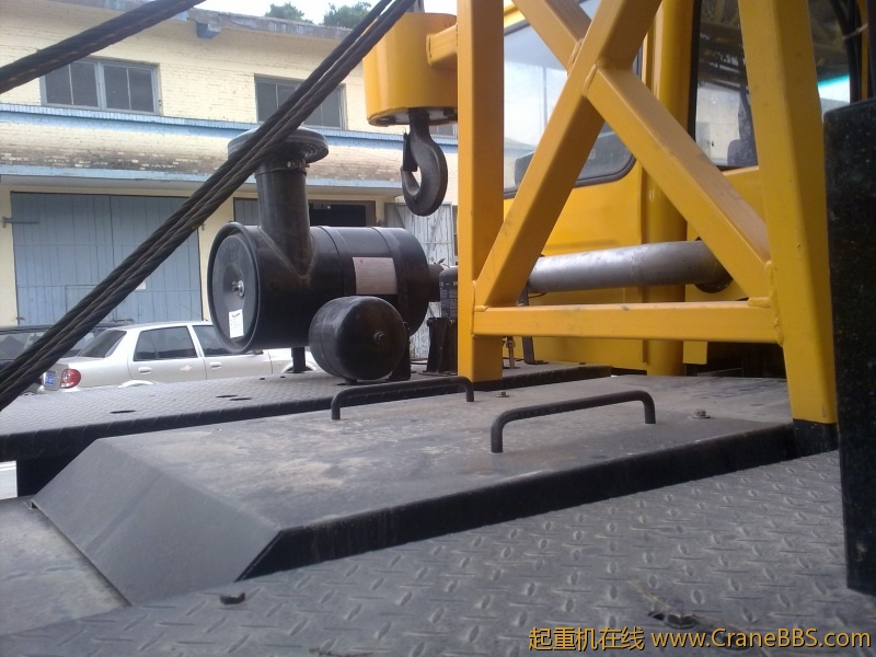 许多许多的徐工吊车