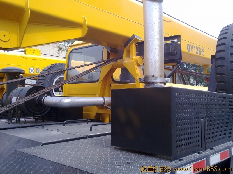 徐工70K减震是用的气囊减震