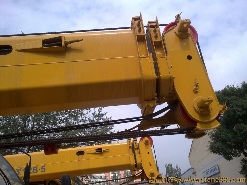 徐工70K减震是用的气囊减震