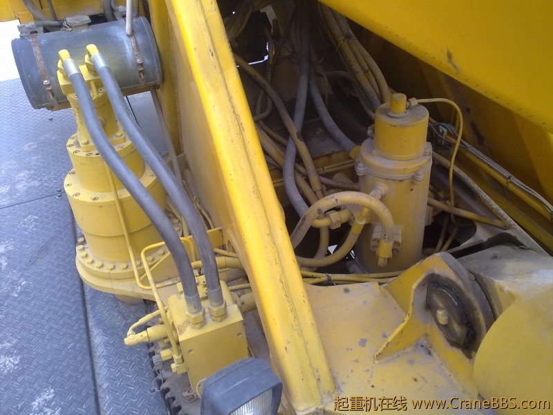 徐工70K减震是用的气囊减震